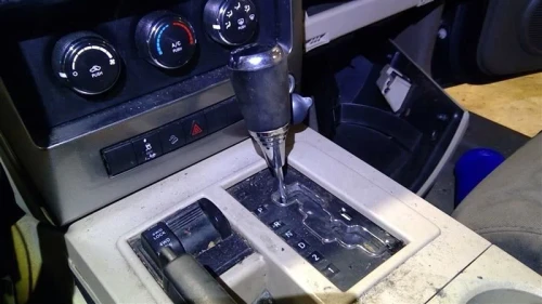 2011 Jeep Liberty Automatic Used OEM Floor Shifter