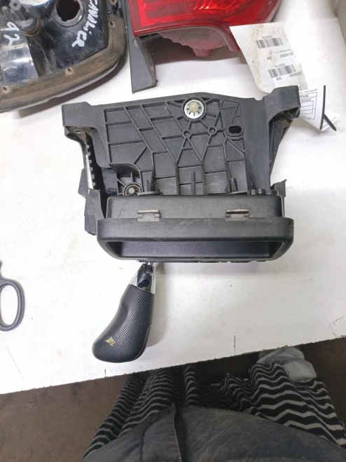 Jeep Grand Cherokee Used OEM Floor Shifter