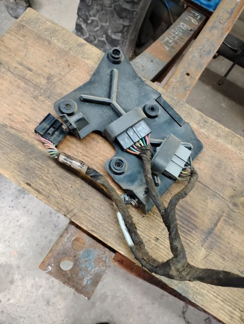 1992-1996 Ford Bronco Used OEM Audio Amplifier