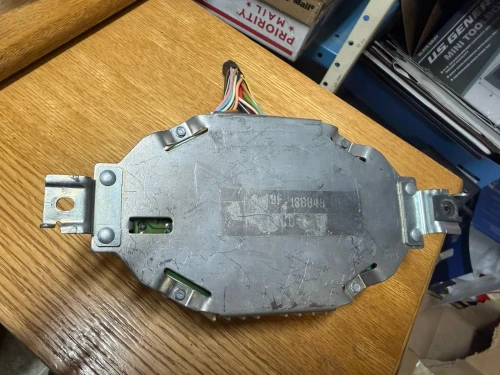 1989-1990 Ford F09F18B849AA Used OEM Audio Amplifier