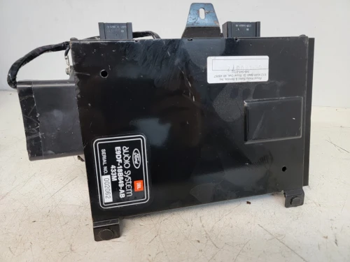 Ford Taurus E9DF18B849AB Used OEM Audio Amplifier