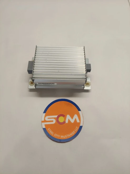 2010-2011 Ford Mustang AR3T18C808AC Used OEM Audio Amplifier