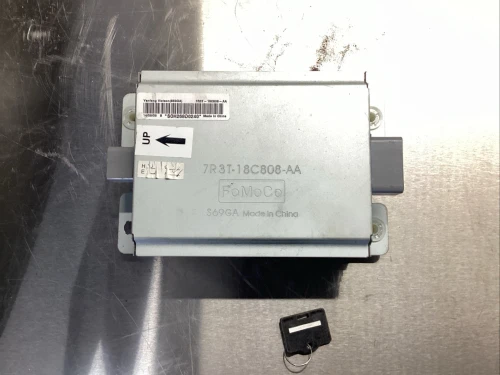 2005 Ford Mustang 7R3T18C808AA Used OEM Audio Amplifier