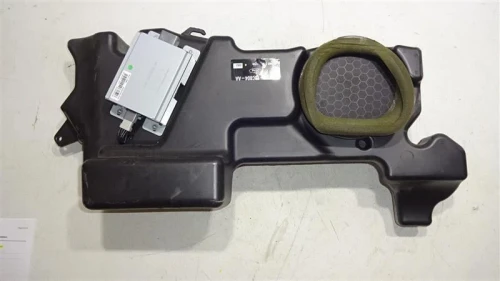 2005-2006 Ford Freestyle Used OEM Audio Amplifier