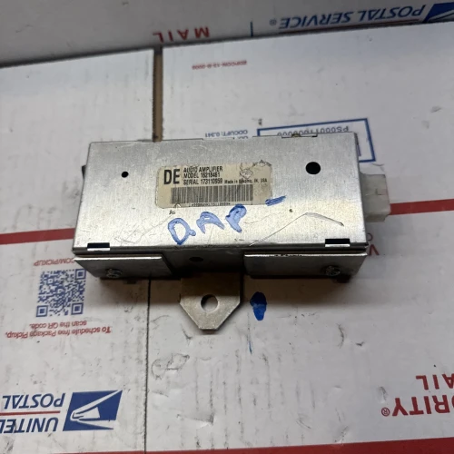 1997-1999 Chevrolet Suburban Used OEM Audio Amplifier