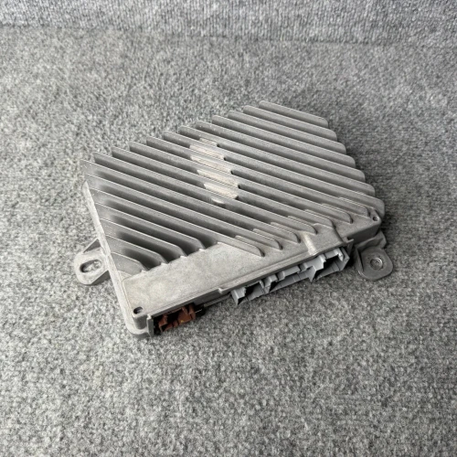 2014-2020 Chevrolet Malibu 84502398 Bose Used OEM Audio Amplifier