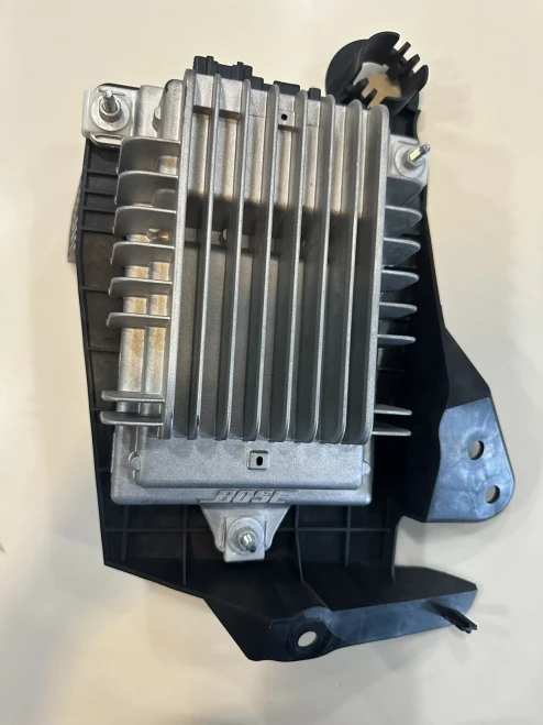 2014 Chevrolet 92294276 Bose Used OEM Audio Amplifier