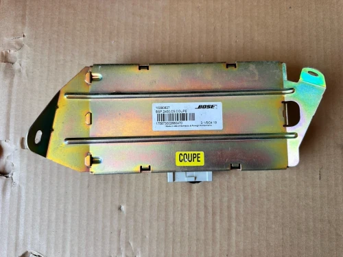 1999-2004 Chevrolet Corvette 10290827 Bose Used OEM Audio Amplifier