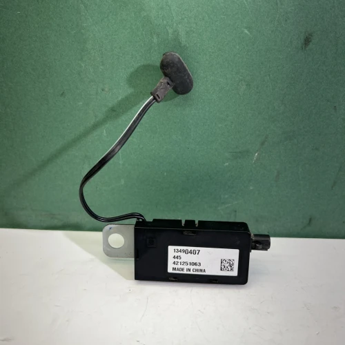 2016-2020 Chevrolet Camaro 13490407 Used OEM Audio Amplifier