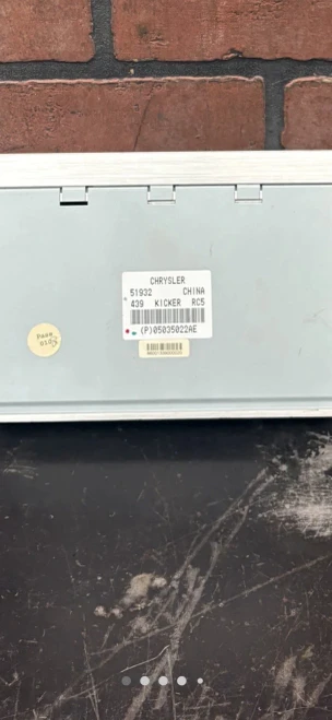 2008-2010 Dodge Challenger 05035022AE Used OEM Audio Amplifier