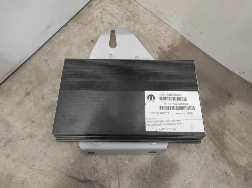 2017 Dodge Durango 68267306AB Used OEM Audio Amplifier