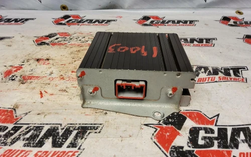 2008 Dodge Caravan 05026408AB Used OEM Audio Amplifier