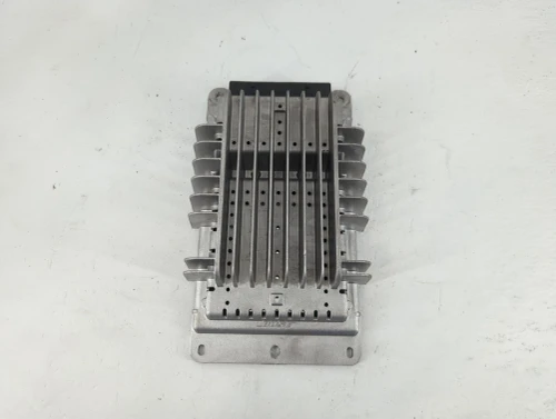 2006-2008 Audi A3 8P4035223C Used OEM Audio Amplifier