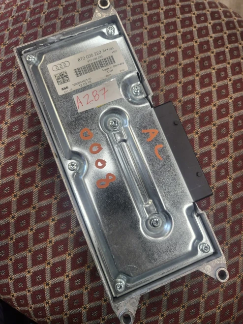 2009-2016 Audi A4 8T0035223AH Used OEM Audio Amplifier