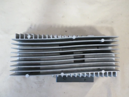 2010-2011 Audi Q5 8R0035223F Used OEM Audio Amplifier