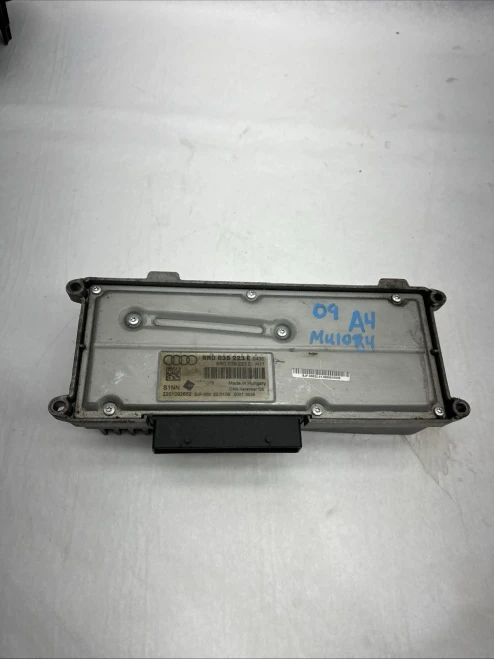 2009-2012 Audi S4 8R0035223E Used OEM Audio Amplifier