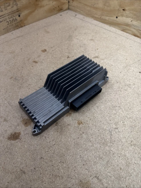 2013-2016 Audi S4 8R1035223A Used OEM Audio Amplifier
