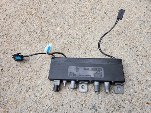 1997-1998 BMW 528I 65258352774 Used OEM Audio Amplifier