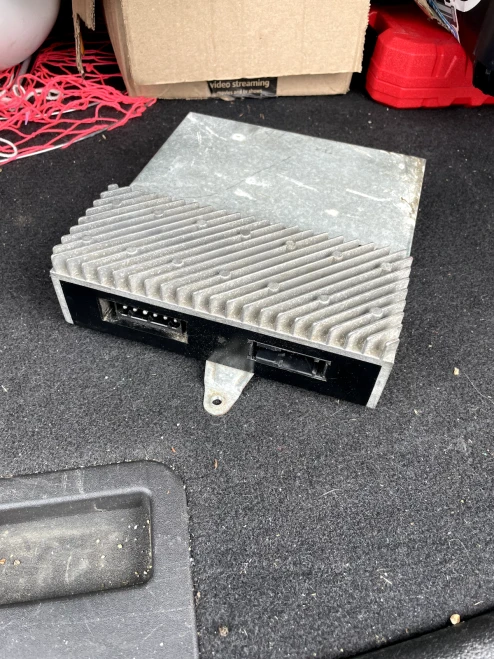 BMW Z3 8400705 Used OEM Audio Amplifier