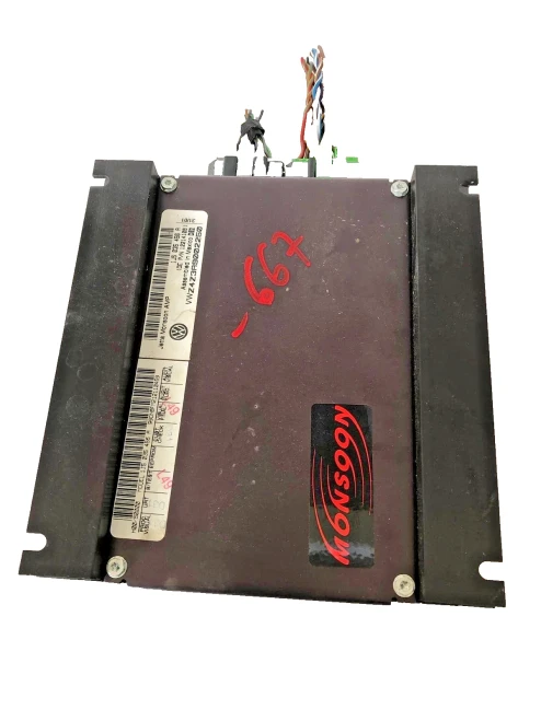 1999-2002 Volkswagen Jetta 1J5035456A Used OEM Audio Amplifier