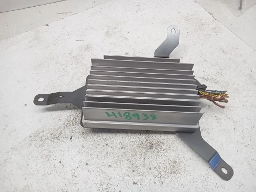 2013-2018 Volkswagen Jetta GLI 5C6035456A Used OEM Audio Amplifier