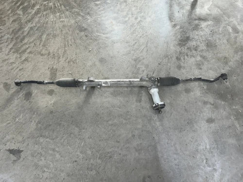 OEM 2017-2017 HYUNDAI SANTA FE 3.3L POWER STEERING RACK AND PINION 565002W300 used OEM rack and pinion
