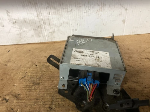 2001 Audi A4 8E5035223 B6 Used OEM Audio Amplifier