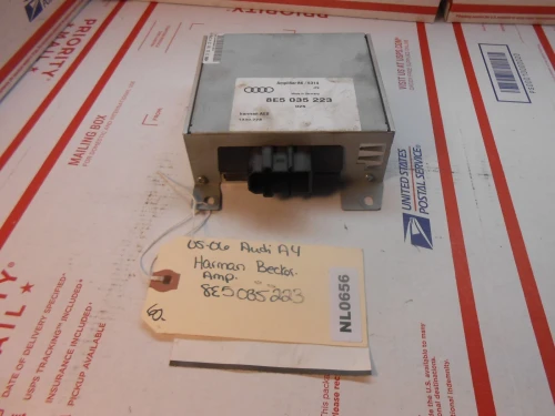 2005-2006 Audi A4 8E5035223 Harman Becker Used OEM Audio Amplifier