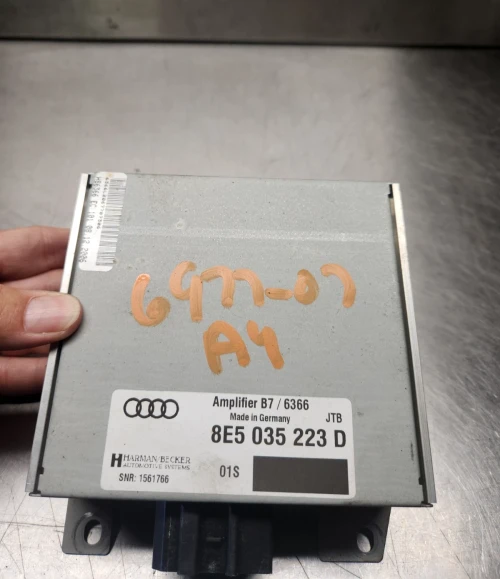 2005-2008 Audi A4 8E5035223D Bose Used OEM Audio Amplifier