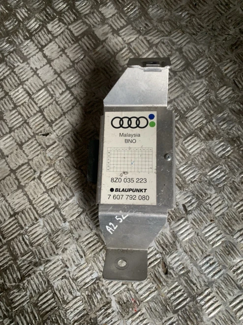 2000-2005 Audi 8Z00352238Z0 Blaupunkt Used OEM Audio Amplifier