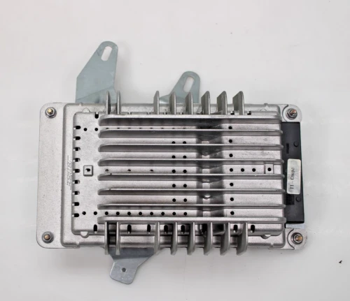 2000-2006 Audi TT 8N8035223A Coupe Used OEM Audio Amplifier