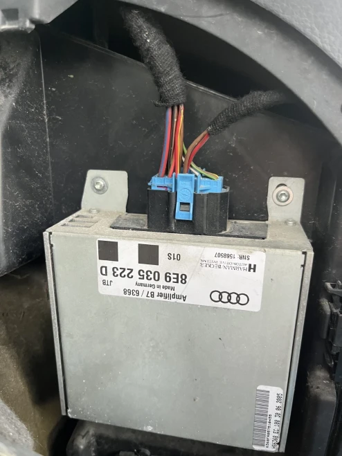 Audi A4 8E9035223D Harman Becker B6/B7 Used OEM Audio Amplifier