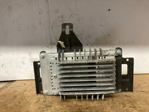 2003 Audi A4 8H0035223B Bose Convertible Used OEM Audio Amplifier