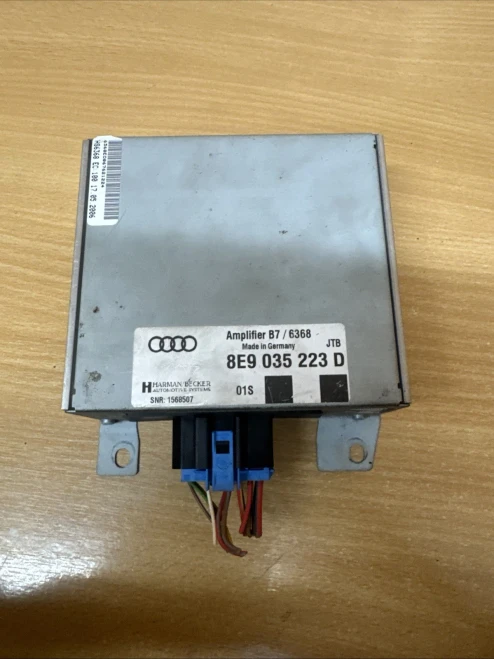 2005-2007 Audi A4 8E9035223D Becker B7 Used OEM Audio Amplifier
