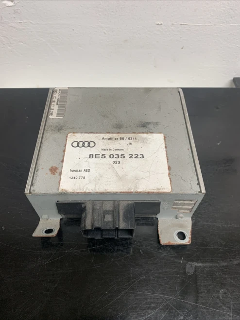 2002-2005 Audi S4 8E5035223 Harman Becker B6 Used OEM Audio Amplifier