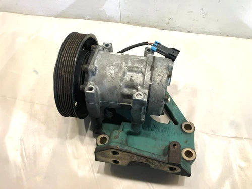 2017 Volvo D13 Mack Diesel Engine A/C compressor Sanden model 4326 OEM