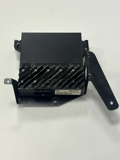 2000-2005 BMW 325I 65128383871 8383871 Lear E46 Used OEM Audio Amplifier