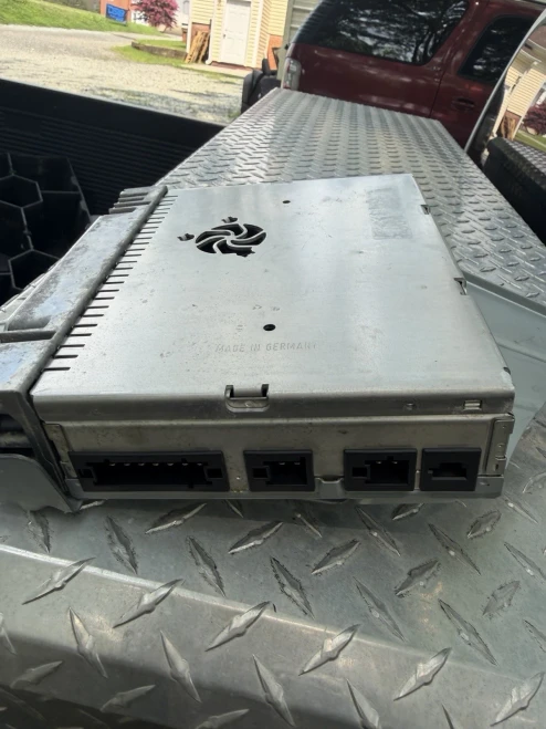 2003-2009 Mercedes-Benz CLS550 2118706989 Becker Used OEM Audio Amplifier