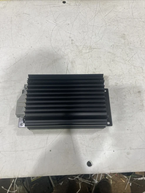 1996-2002 Mercedes-Benz E320 2108200389 Bose W210 Used OEM Audio Amplifier