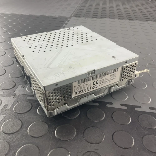 2004-2008 Mercedes-Benz S430 2208701889 Becker R230 Used OEM Audio Amplifier