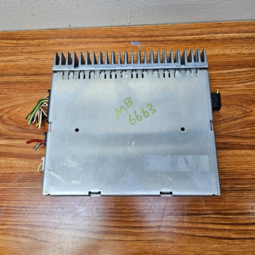 Mercedes-Benz W211 Platform 2118701989 W211 Used OEM Audio Amplifier
