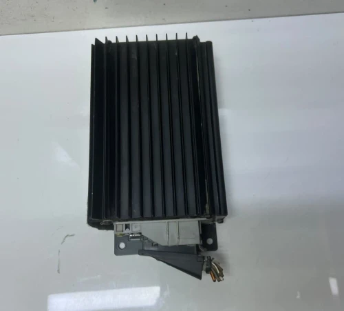 2000-2003 Mercedes-Benz S500 2208200289 Bose W220 Used OEM Audio Amplifier