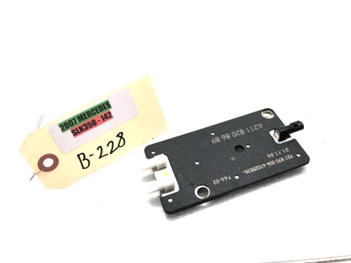 2005-2011 Mercedes-Benz SLK350 R171 Used OEM Audio Amplifier