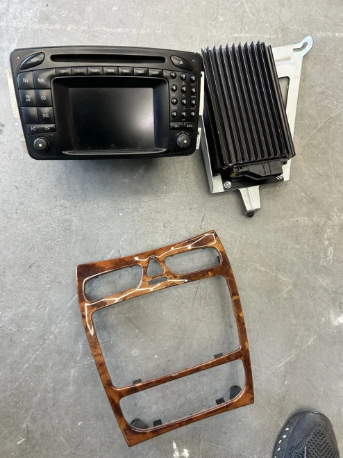 2005-2007 Mercedes-Benz CLK350 W209 Used OEM Audio Amplifier
