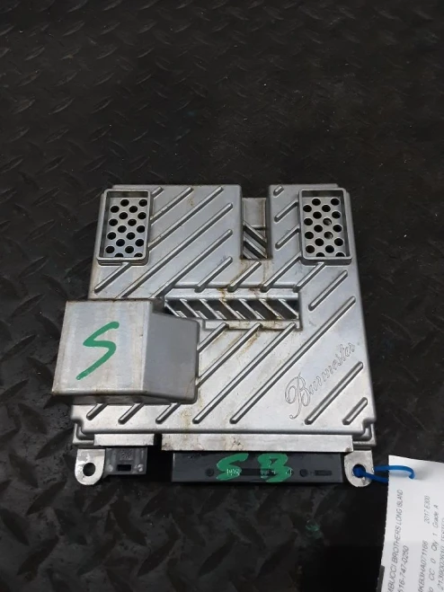 2017-2018 Mercedes-Benz E300 2139002610 Used OEM Audio Amplifier
