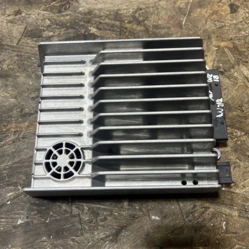 2008-2017 Mercedes-Benz E550 2129007108OEM Harman Becker W212 Used OEM Audio Amplifier