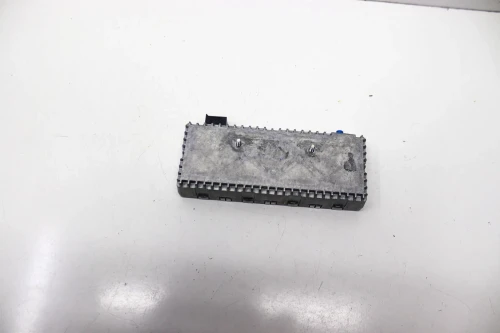 Mercedes-Benz C117 Platform 2128705689 C117 Used OEM Audio Amplifier