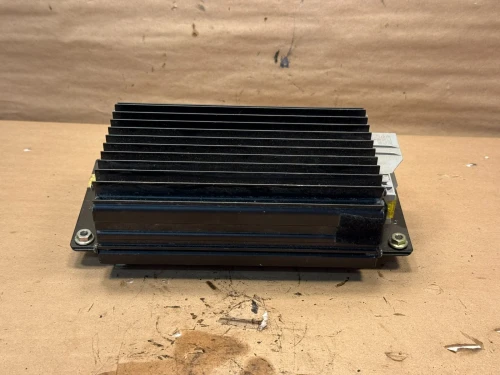 1999-2002 Mercedes-Benz W210 Platform 2108202689 Bose W210 Used OEM Audio Amplifier