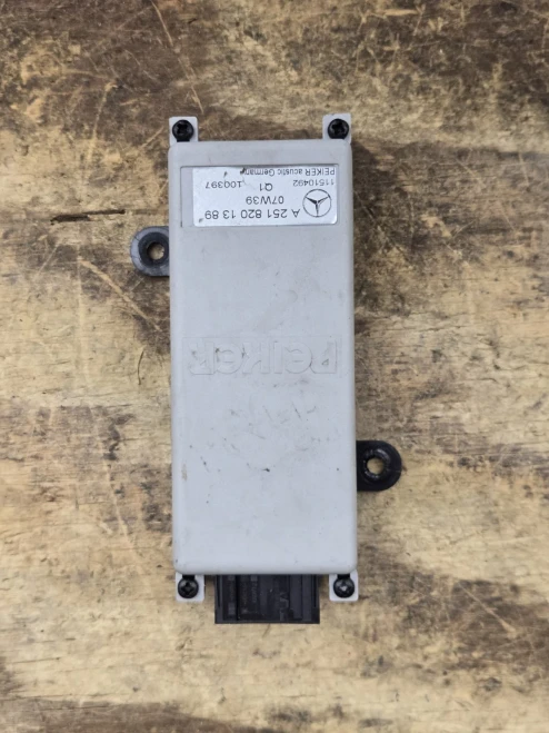 2007 Mercedes-Benz R350 2518201389 R350 Used OEM Audio Amplifier