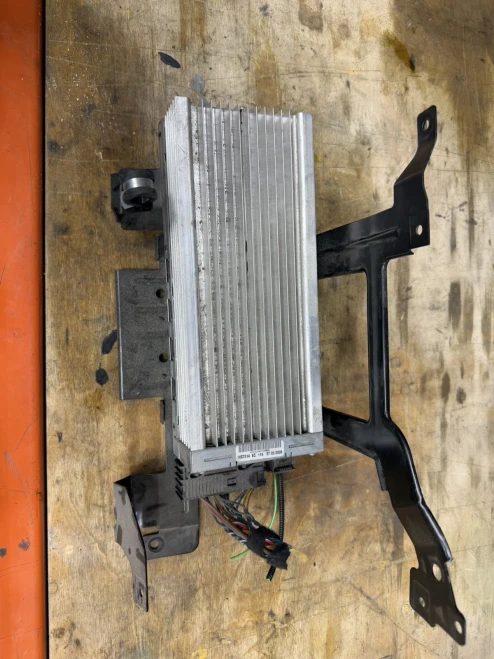 2006-2013 BMW E90 Platform Logic7 DSP E90/E92/E93 Used OEM Audio Amplifier